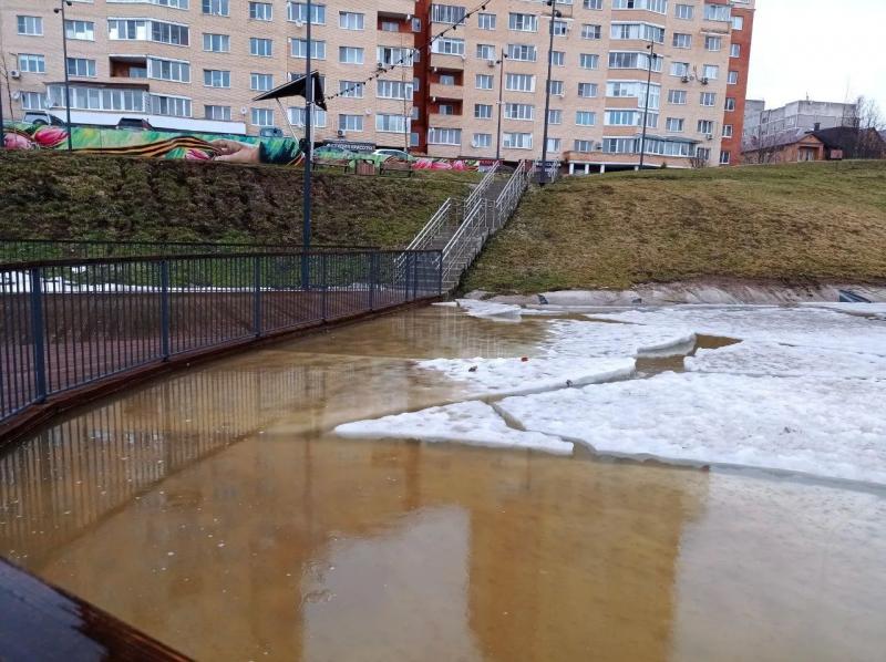Городской парк в Чехове закрыли для посещения из-за паводка Новости Чехова 