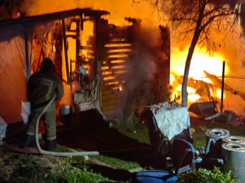 Летняя кухня и сарай сгорели в деревне Легчищево Новости Чехова 
